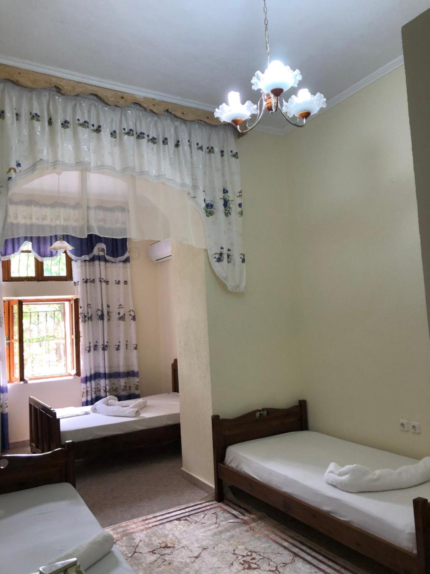 Stone Pazar Guest House Gjirokastër Extérieur photo